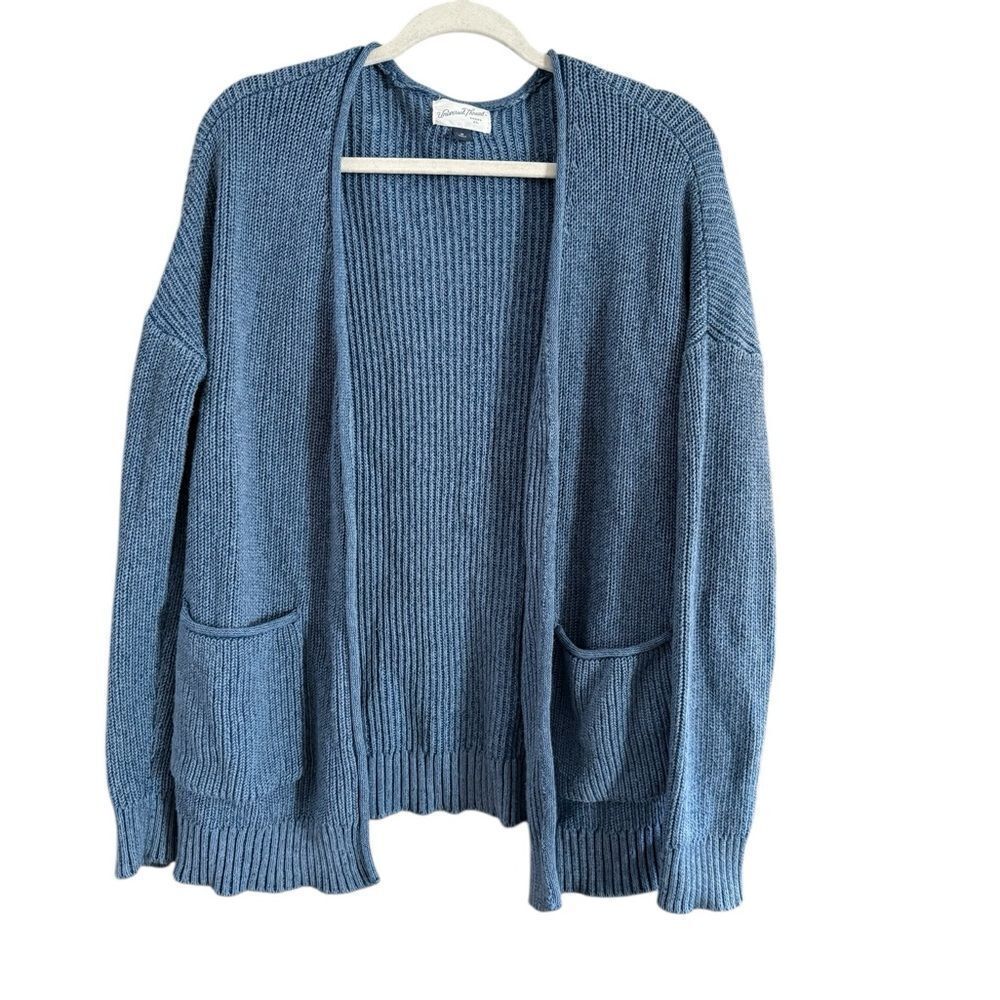 Universal thread size medium blue, long sleeve ca… - image 8